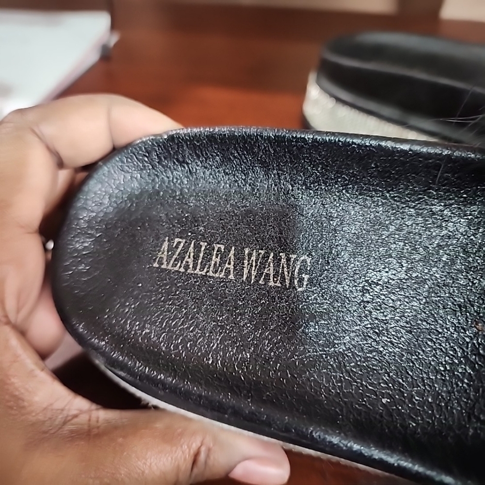 Azalea Wang Fur And Rhinestone Slides. Size 8 - Picture 10 of 11